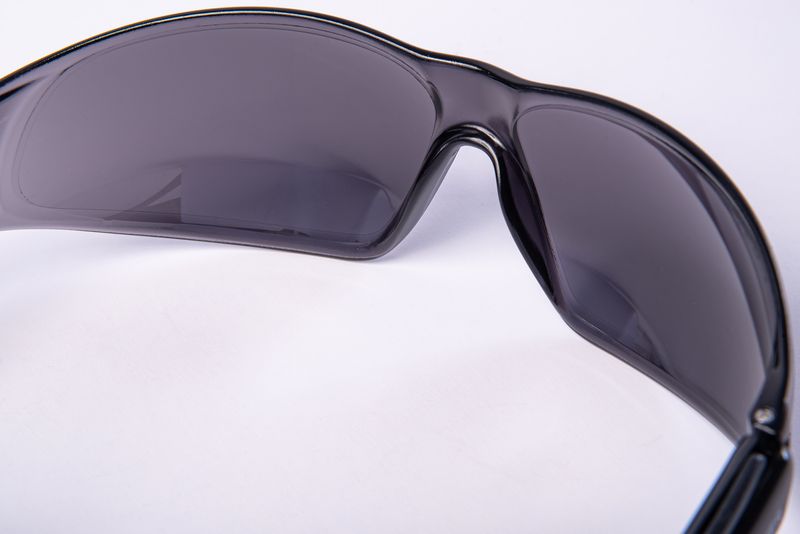 Oculos-Runner-Cinza-VIC-56320-5